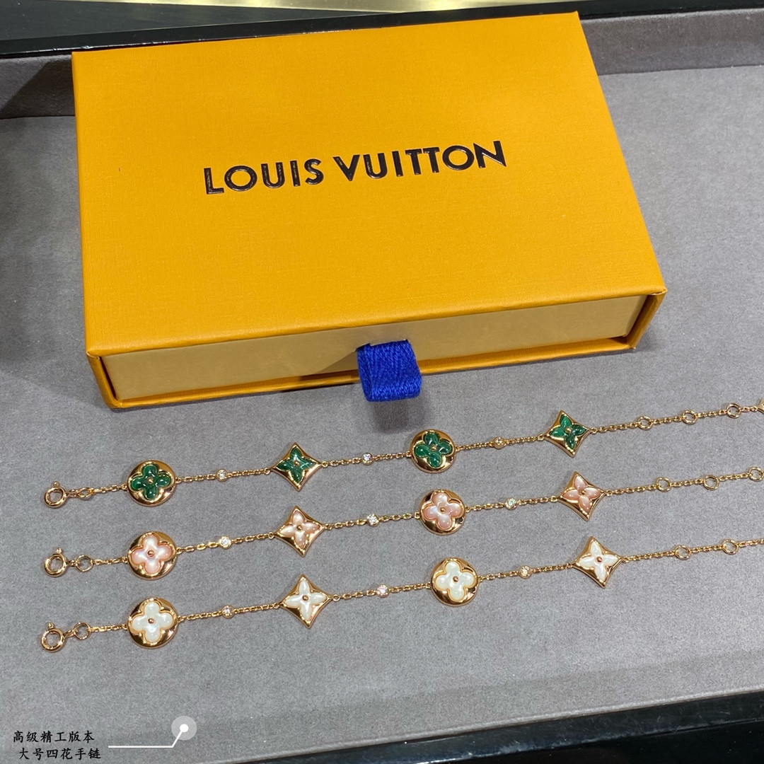 l0*is V*t0n large four-flower bracelet
